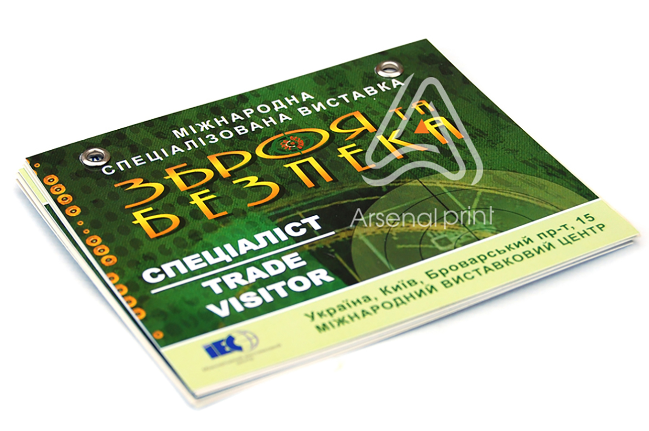 Друк бейджів з люверсами