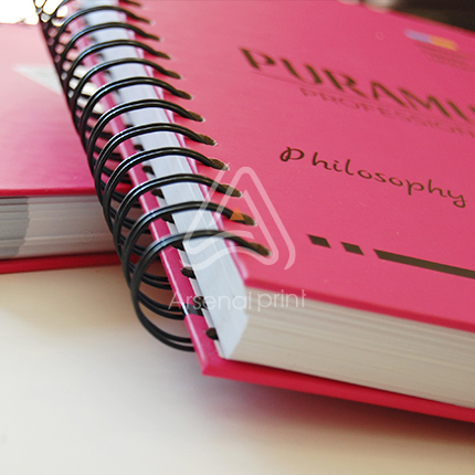 Тверда обкладинка з пружиною