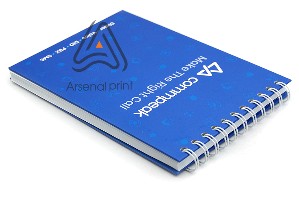 Блокнот з твердою обкладинкою на пружині