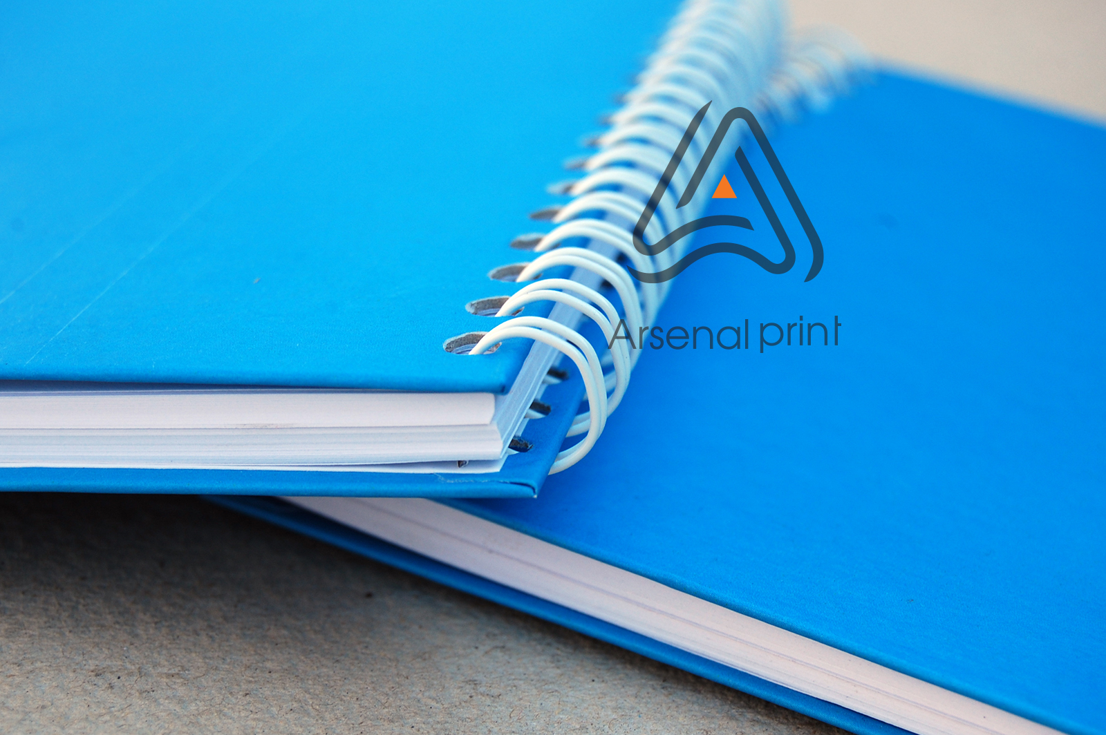 zakazat-bloknoti-v-tverdom-pereplete