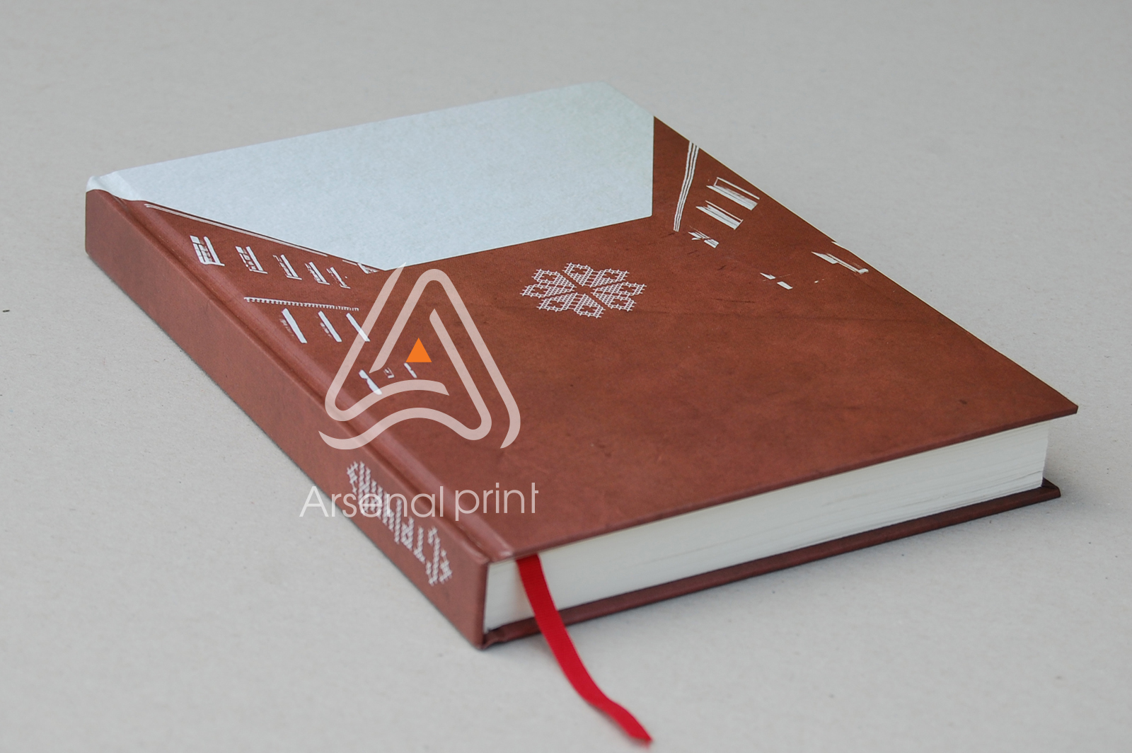 bloknot s tverdoy oblogkoy