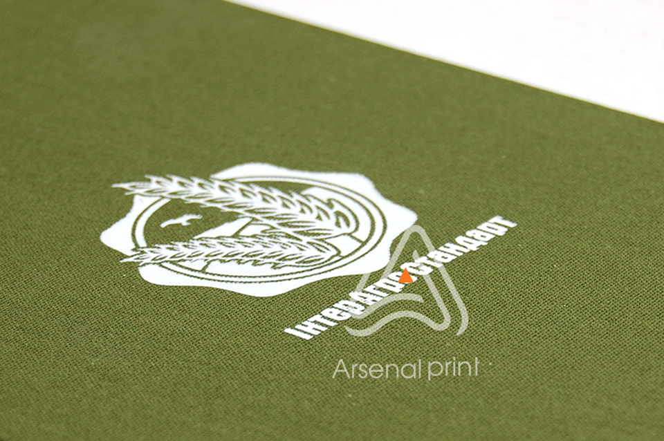 Друк на обкладинці - тверда палітурка