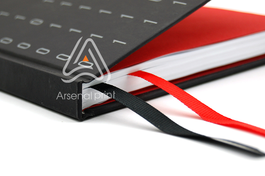 Щоденник з тканинною закладкою