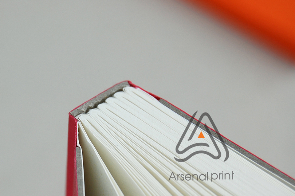Скетчбук, обкладинка в твердій оправі