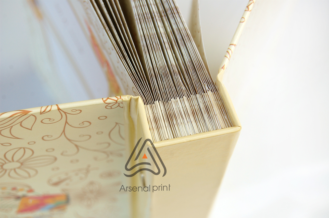 Тверда обкладинка фотоальбома на болтах