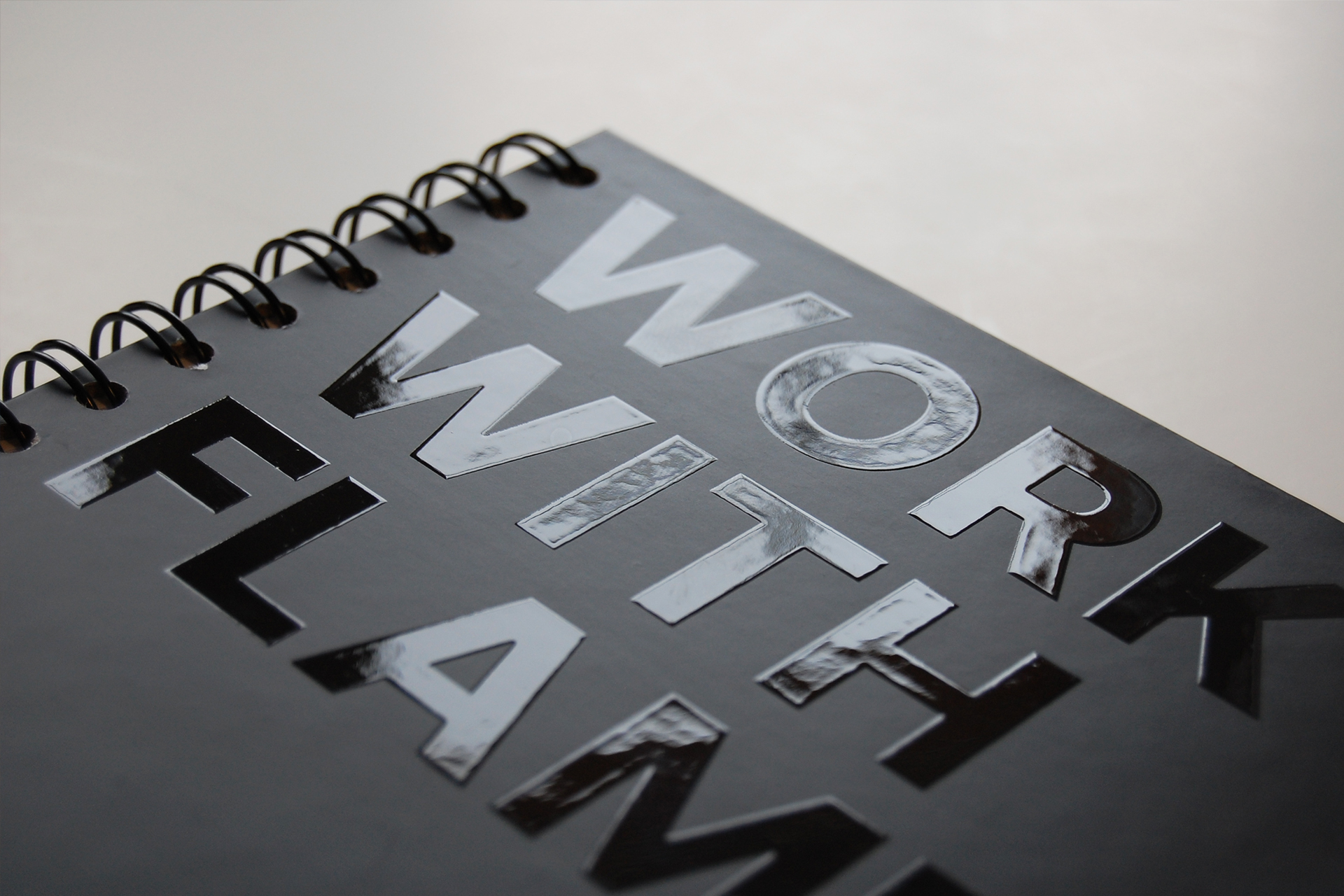 друк блокнотів з УФ лакуванням