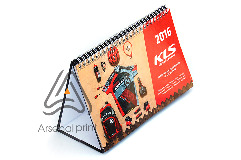 Календар будинок з кашировкою основи