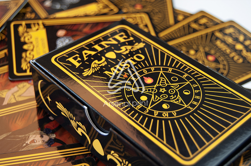 Карти з ламінацією