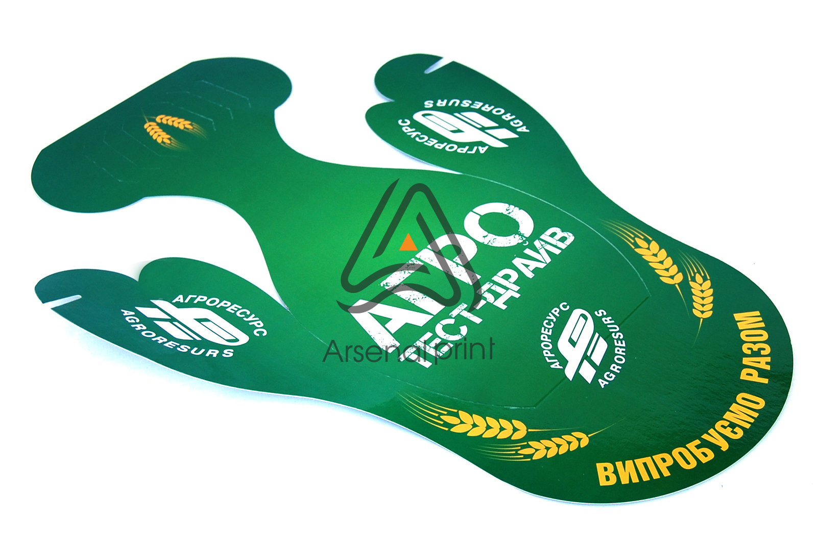 zakazat-kepki-karton