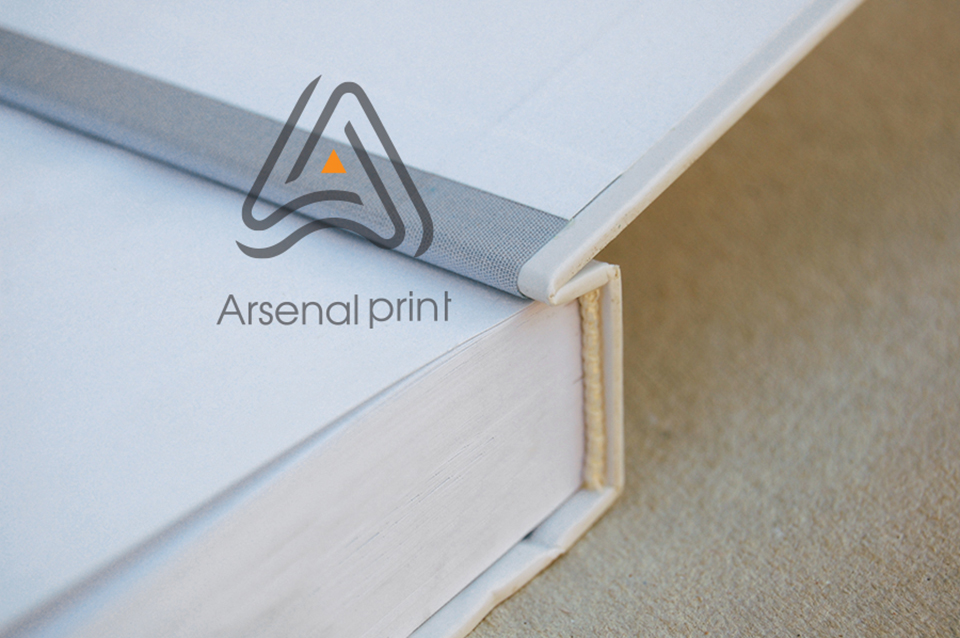 Тверда обкладинка та зшивка блока на нитку