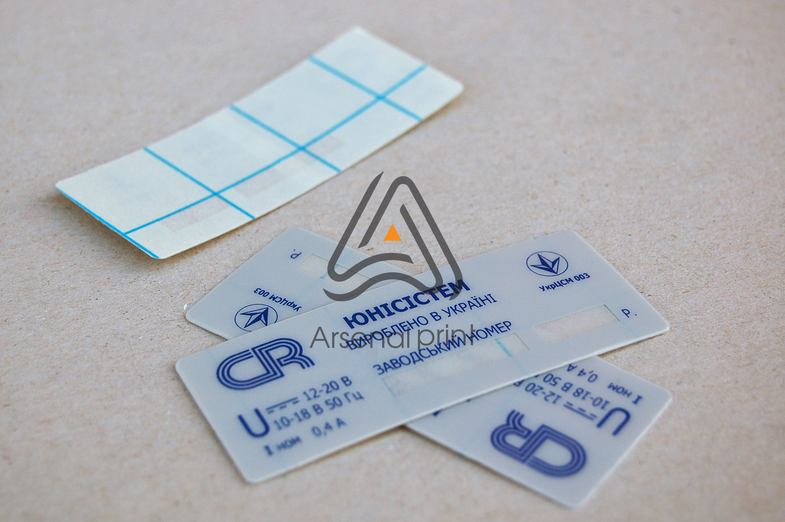 isgotovleniye plastikovih nakleek