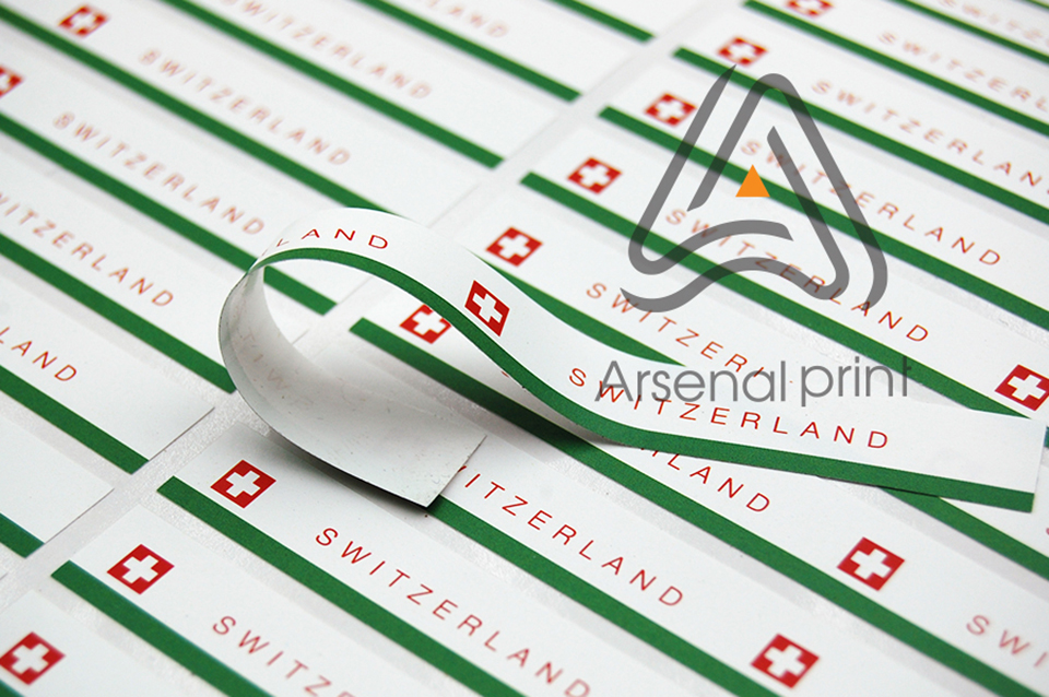 Контурна порізка наклейок