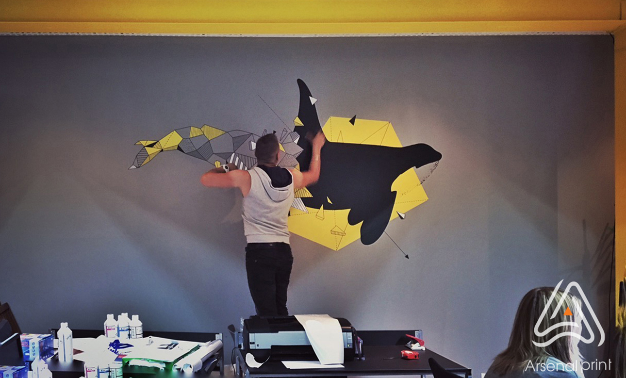 Поклейка і брендування офісів