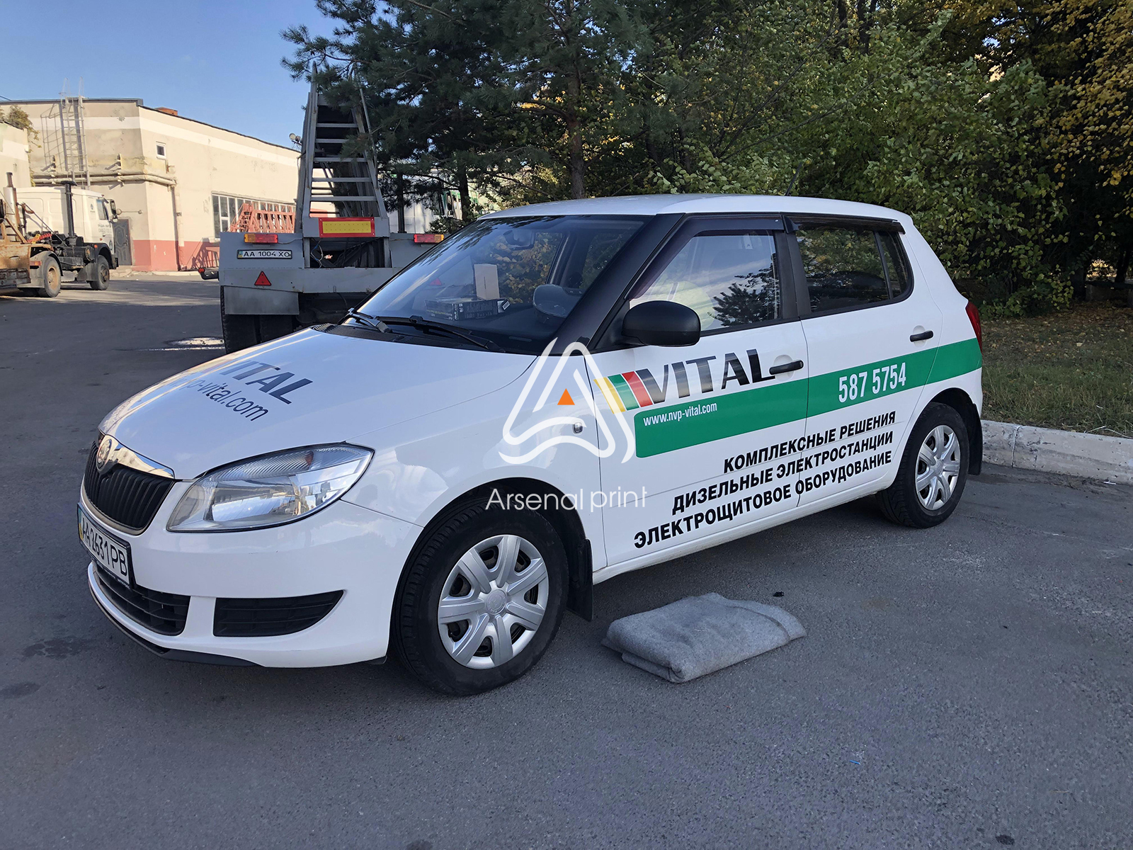 reklamnaya-okleyka-avtomobiley