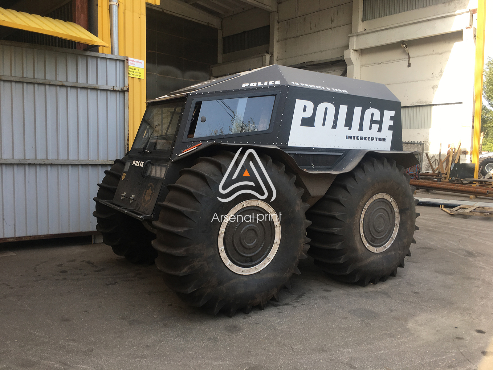 sherp-police-okleyka-plenkami