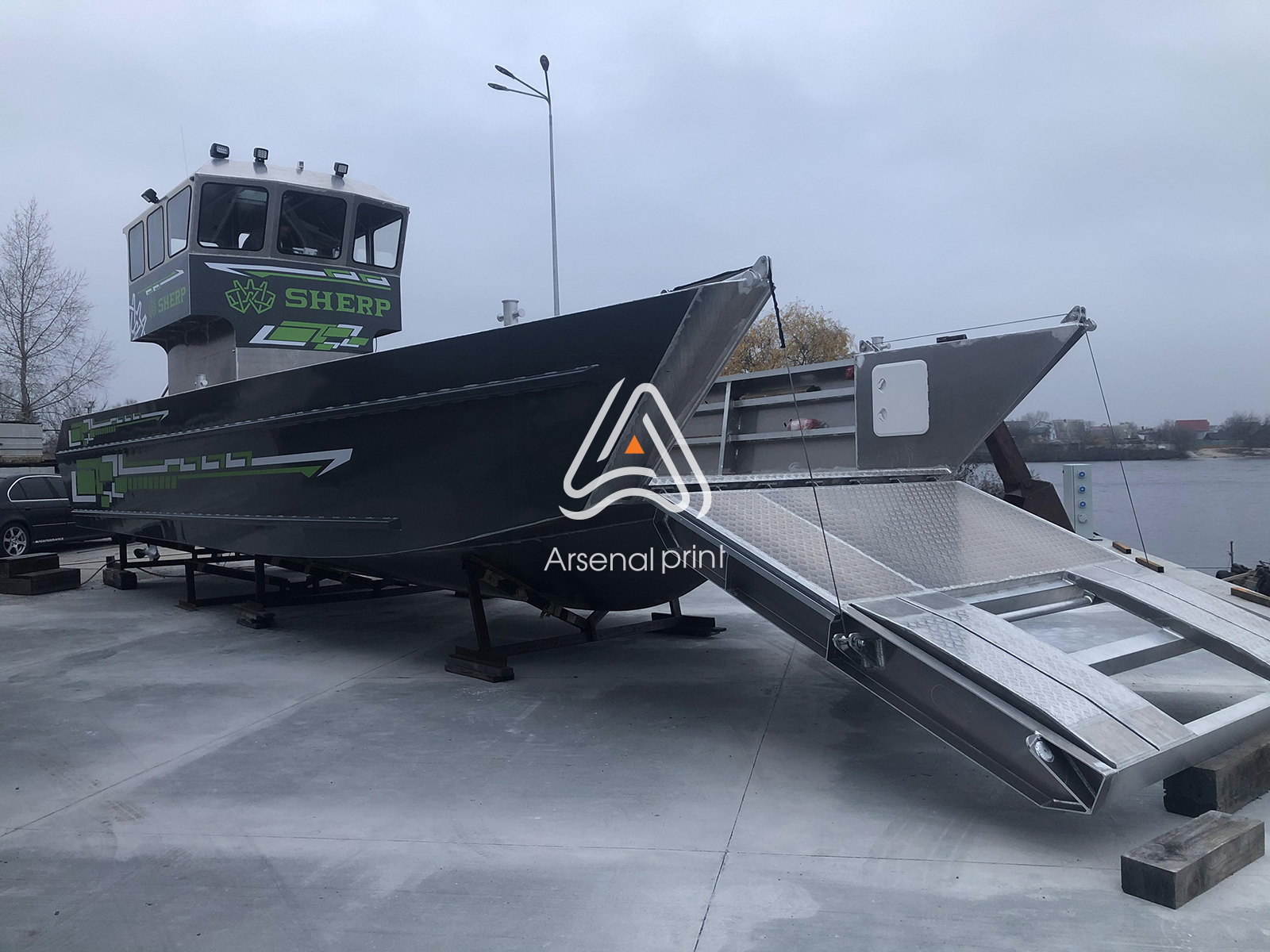 pokleya-logo-plenkoy-lodki