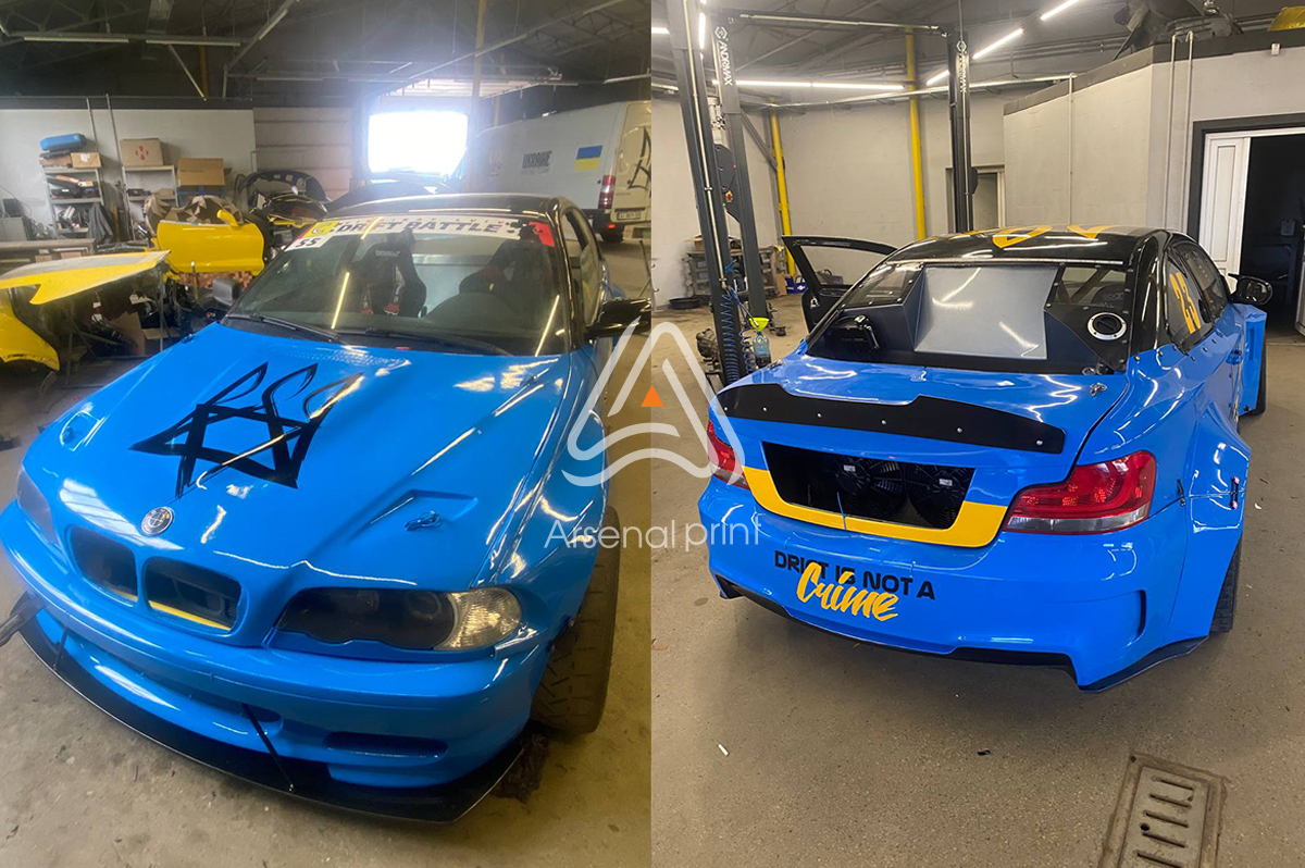 Брендування і оклейка наліпками бмв