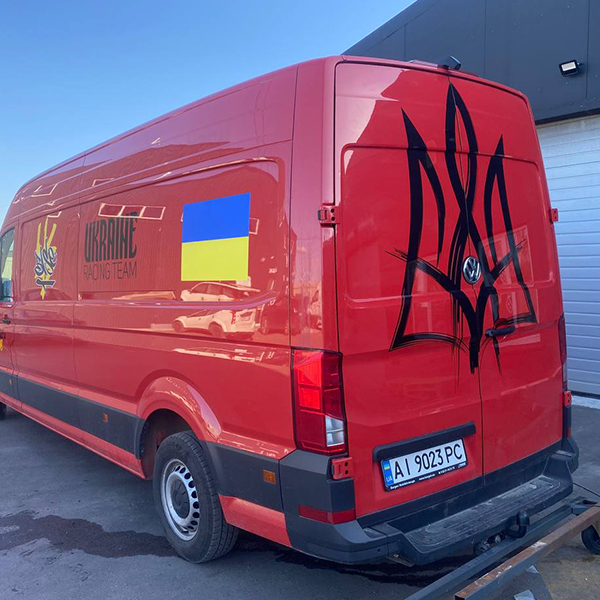 Поклейка наліпок на мерседес спринтер