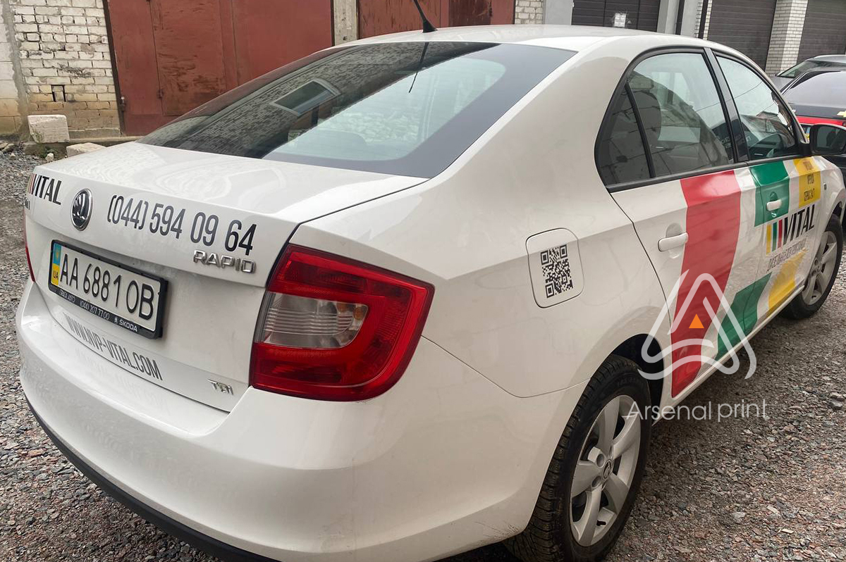 Замовити Поклейку реклами на авто