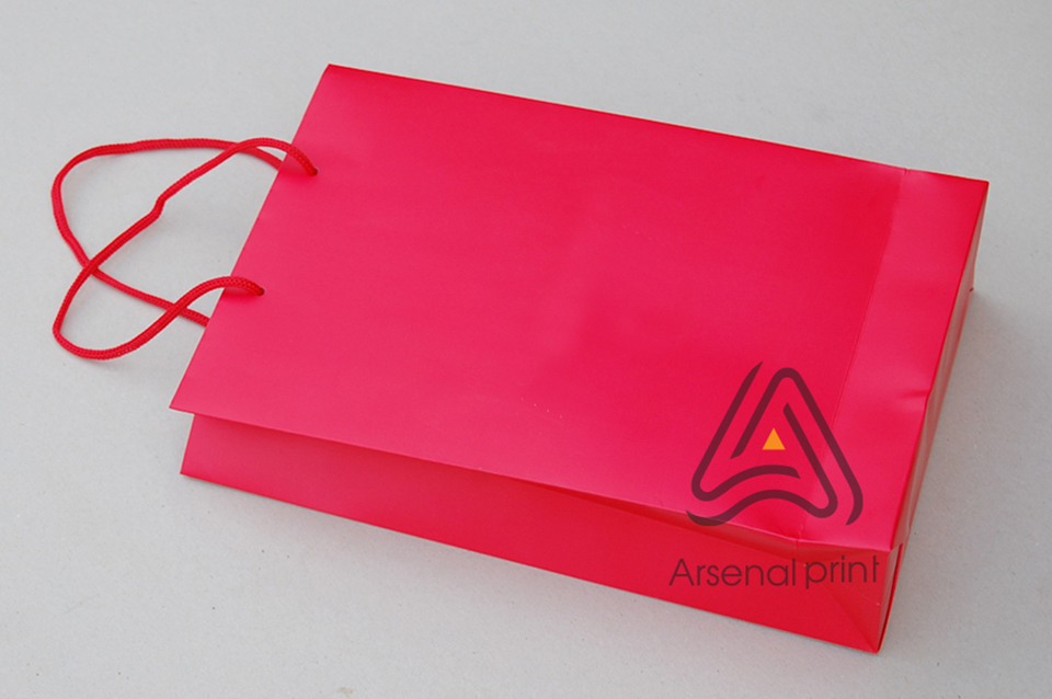 Однотонний паперовий пакет на замовлення