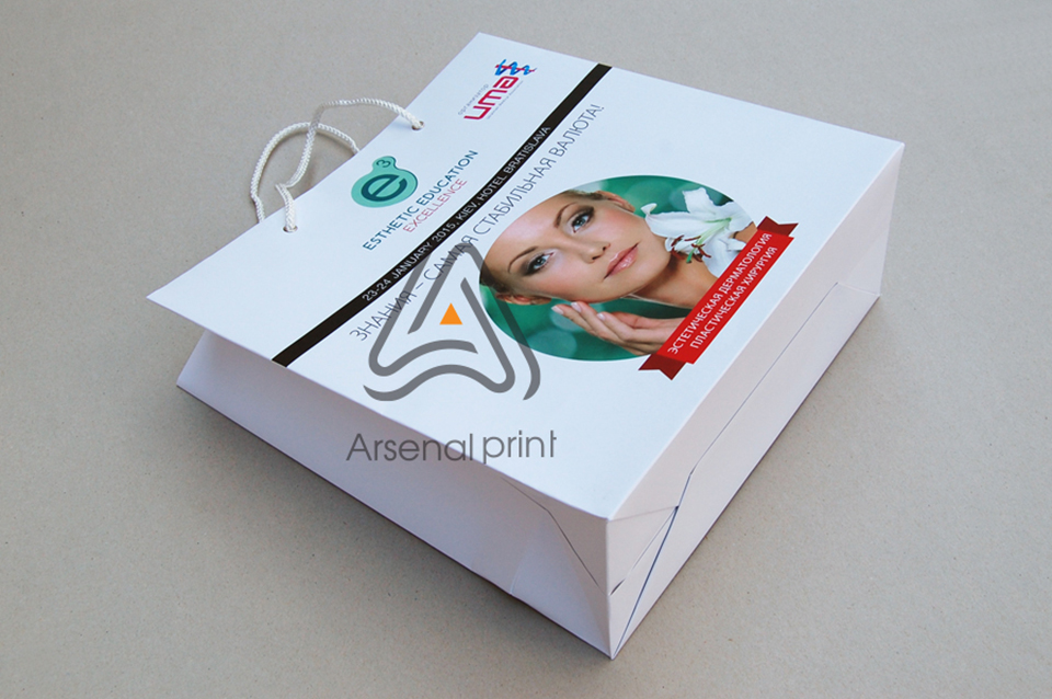 Друк фірмових картонних пакетів
