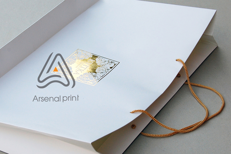 Тиснення фольгою - паперовий пакет