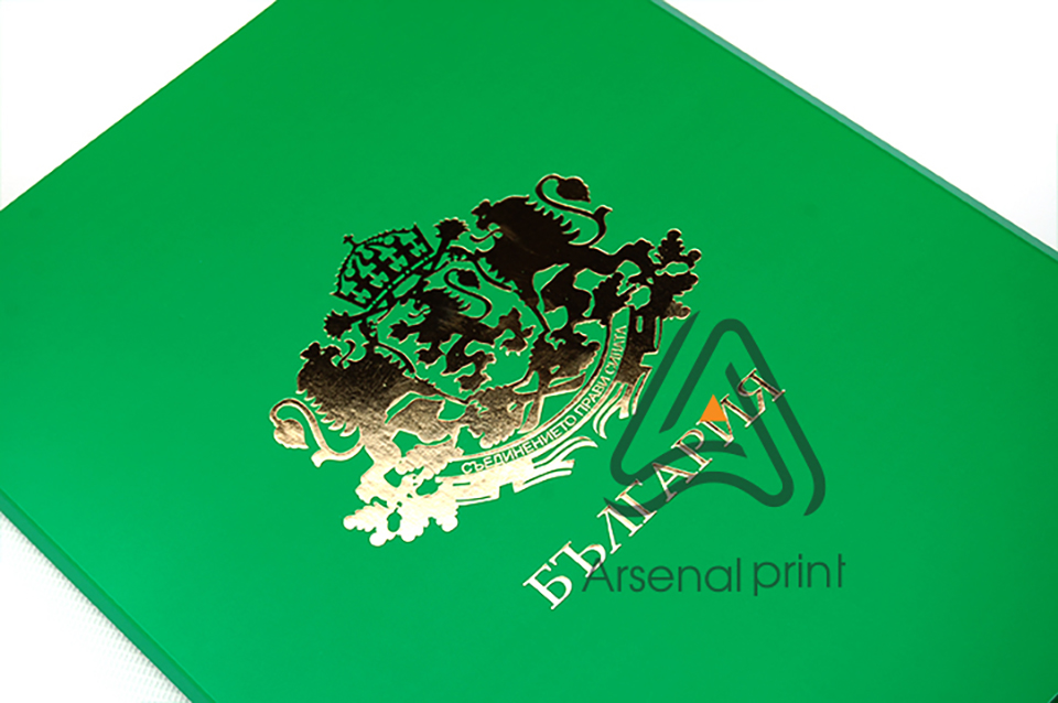 Папка ламінована з тисненням