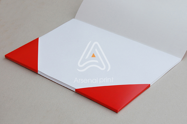 Папки з клеєною кишенею