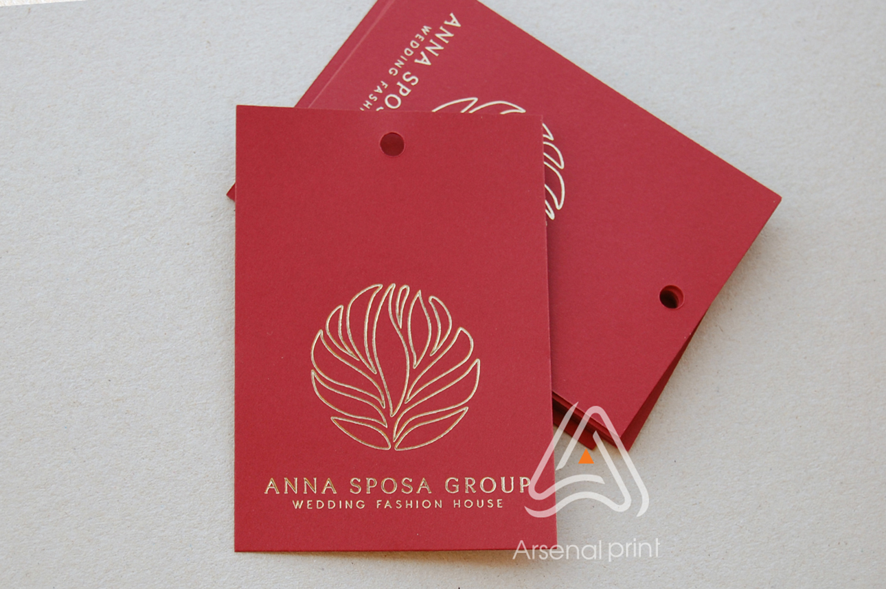 Замовити бірки з тисненням на дизайнерському картоні