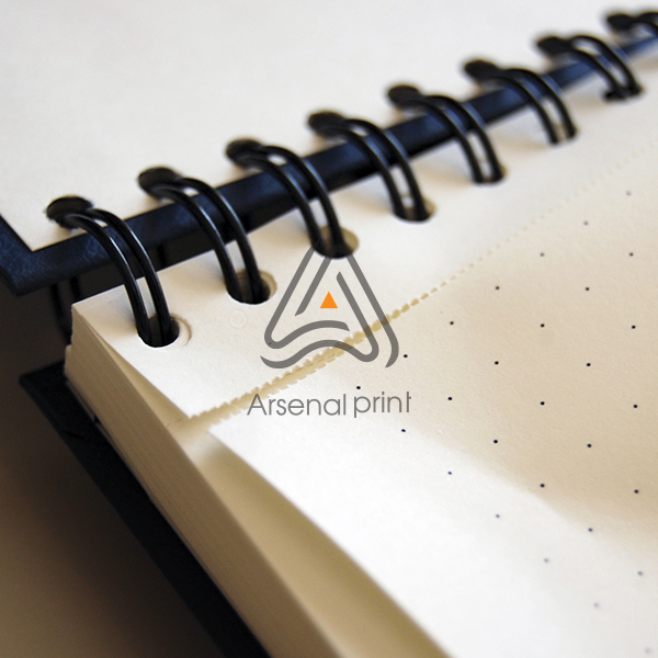 Блокнот на пружині з перфорацією