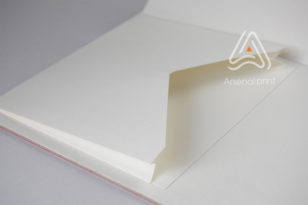 Кишенька в кінці блокнота