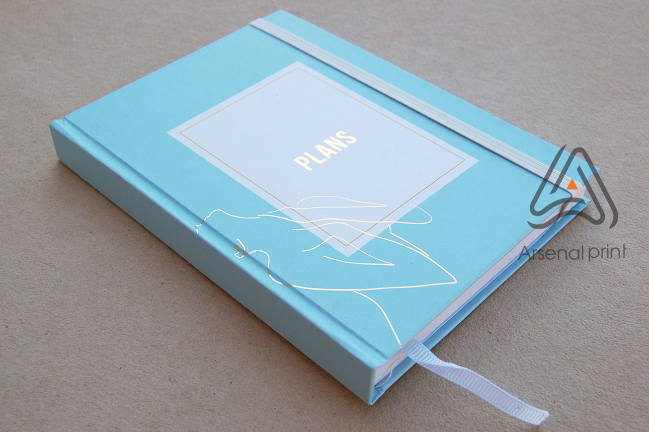 Друк блокнотів - тверда обкладинка і прошивка на нитку