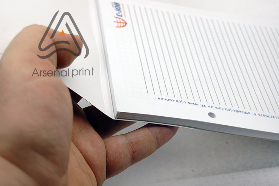 Блокнот з обкладинкою і підложкою з палітурного картону