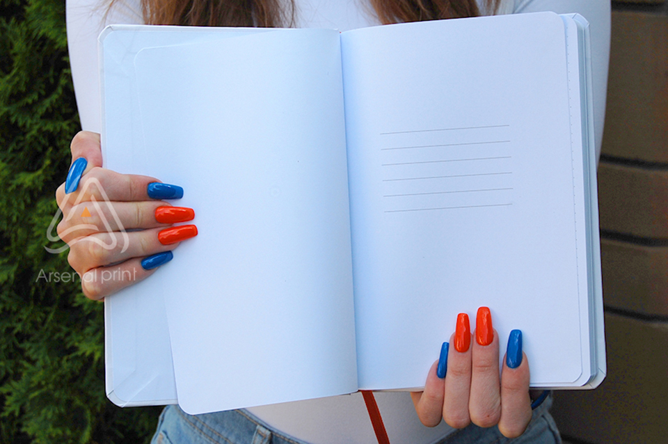 Замовити друк щоденника в крапочку