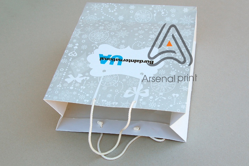 Друк фірмових пакетів