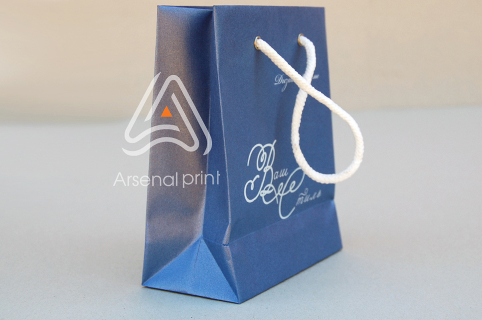 Замовити друк картонних пакетів