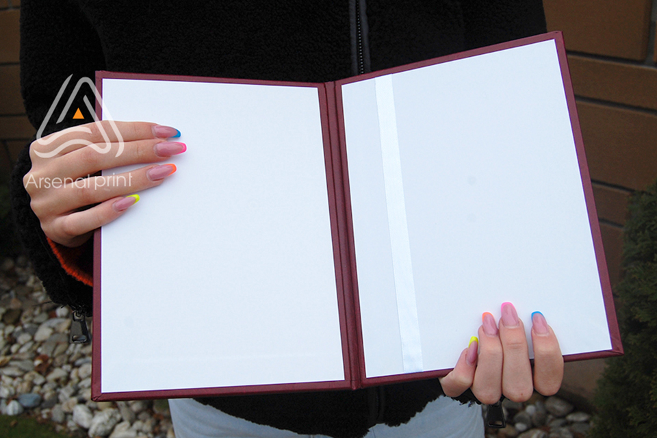 Папка-обкладинка з гербом А5-червона