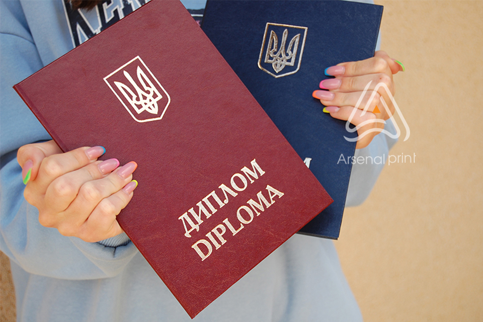 Обкладинка на випускний - А5 Червоний Диплом 