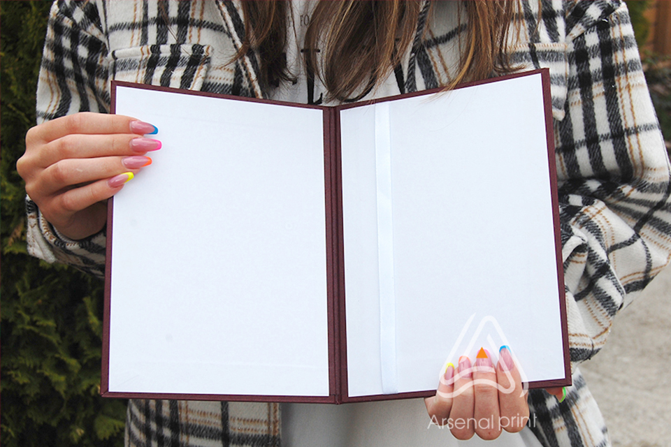 Обкладинка А5 - червона, без тиснення