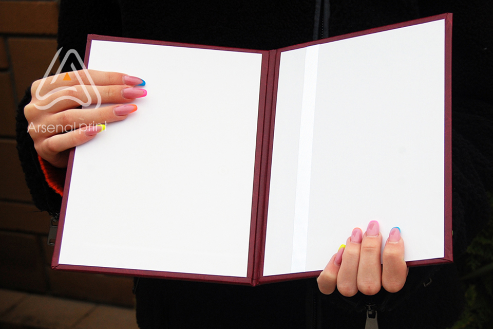 Замовити обкладинку А5 під вручення