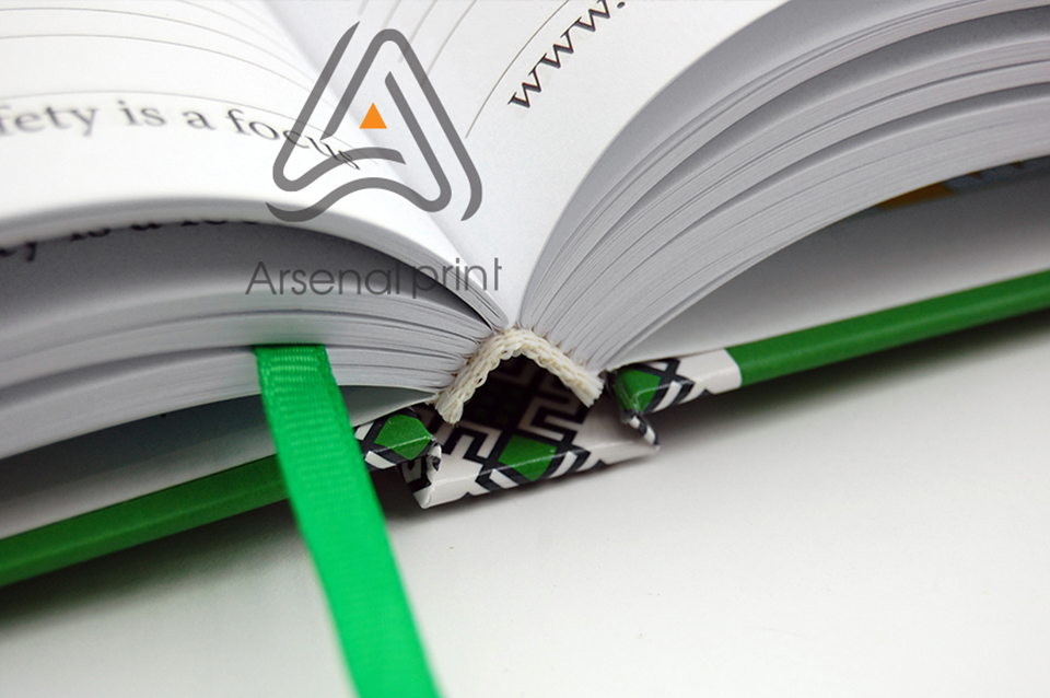 Ниткошвейка - зшивання блоків на нитку