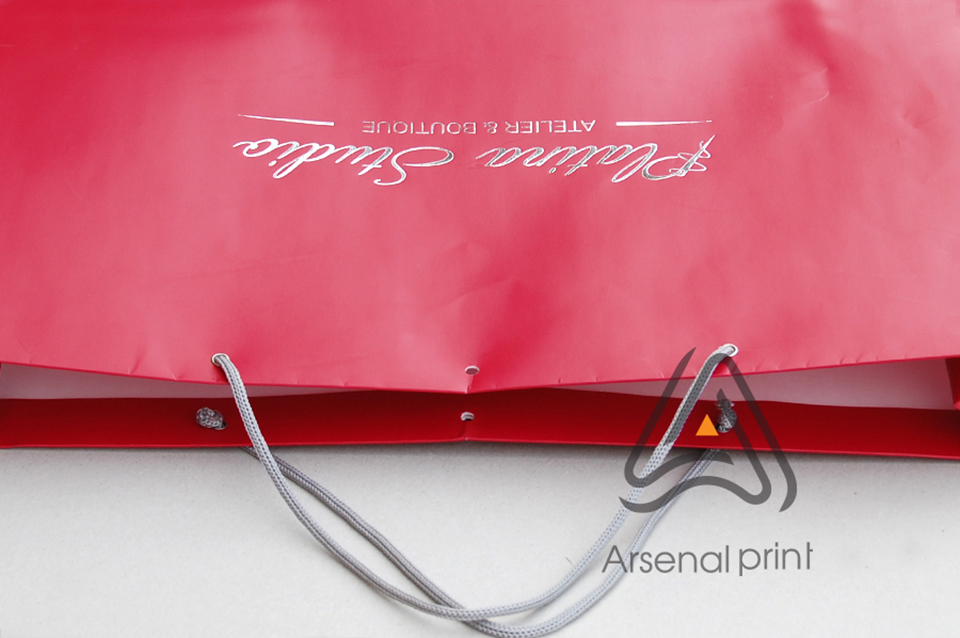 Свердління отворів для паперових пакетів