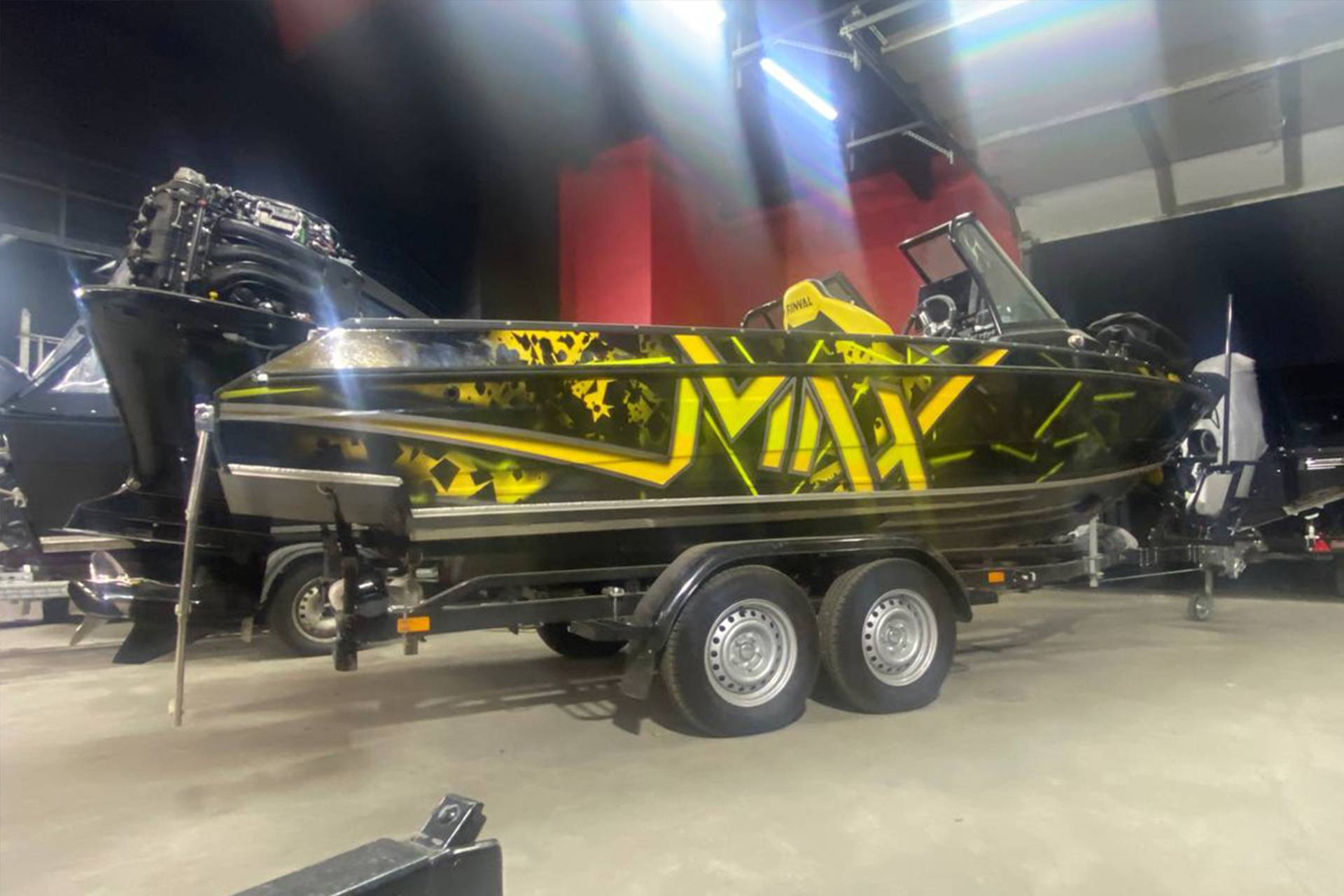 Поклейка лодок