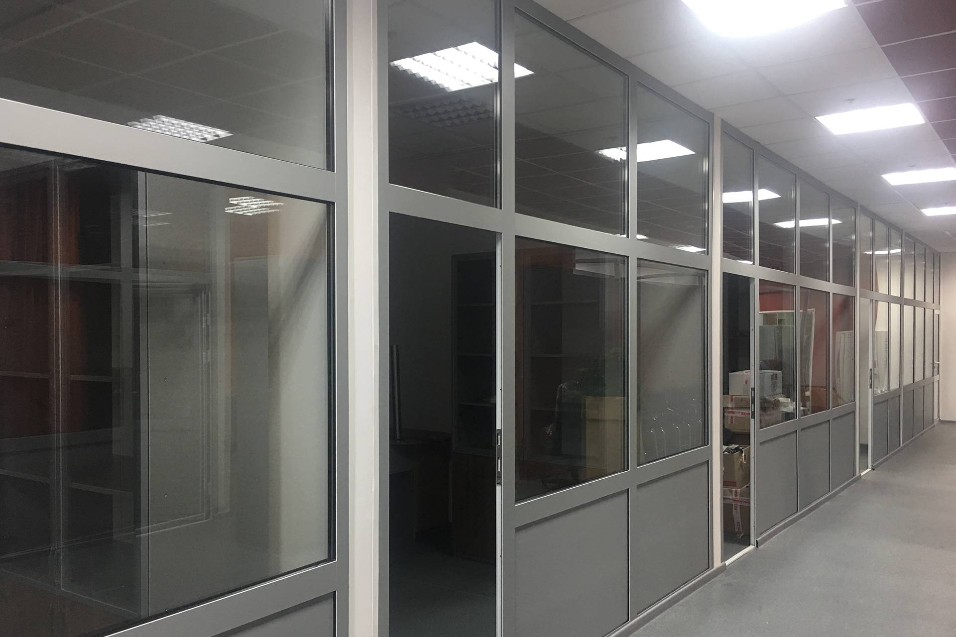 Поклейка офісів